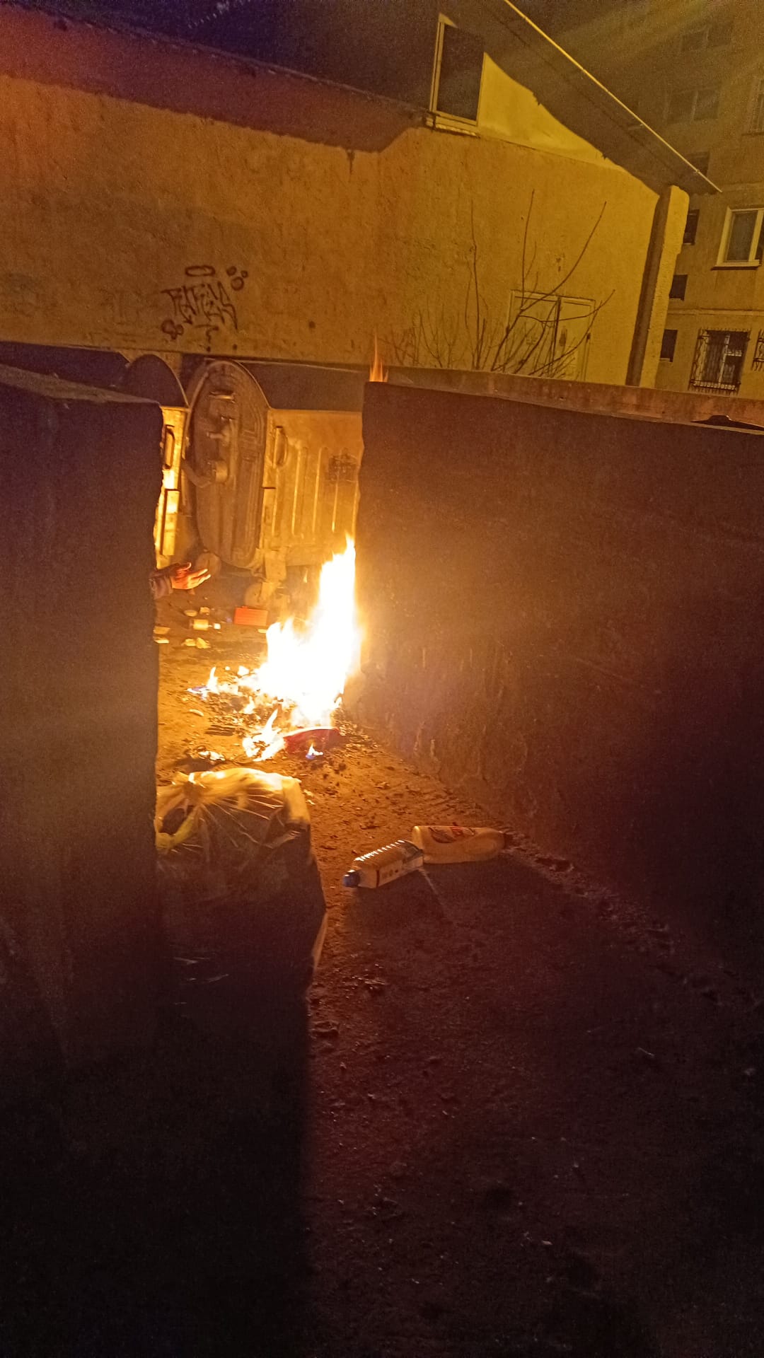 Incendiu platformă gunoi