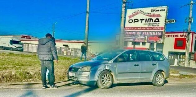 Accident lângă Pitești: copil de 2 ani, ținut în brațele mamei, rănit