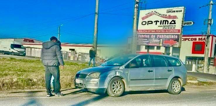Accident lângă Pitești: copil de 2 ani, ținut în brațele mamei, rănit