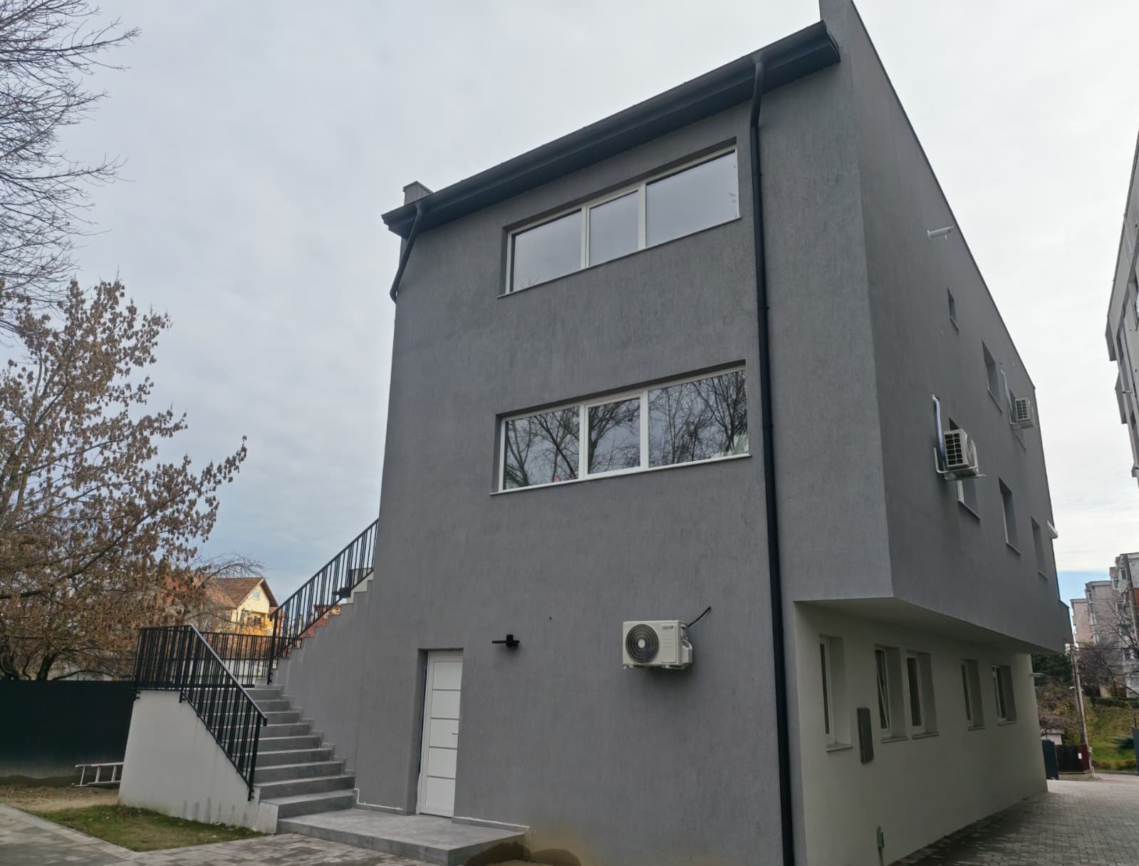 Apartamente Mircea Eliade