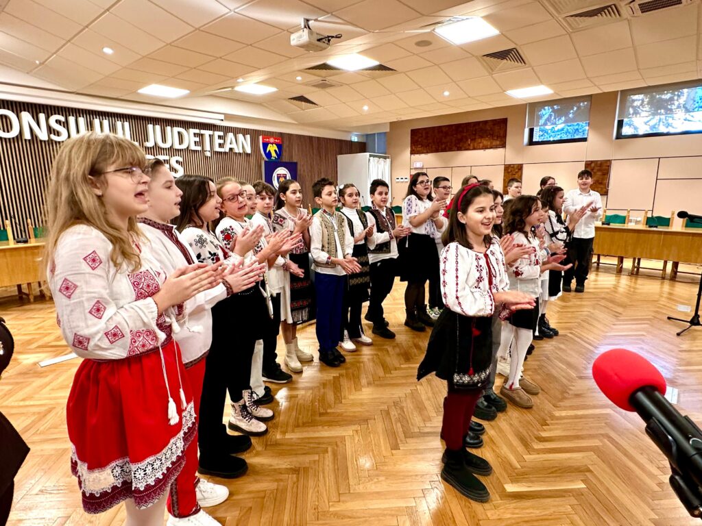 Colinde la Consiliul Județean Argeș