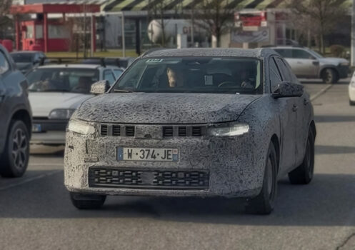 Apare o nouă Dacia! Imagini spion!