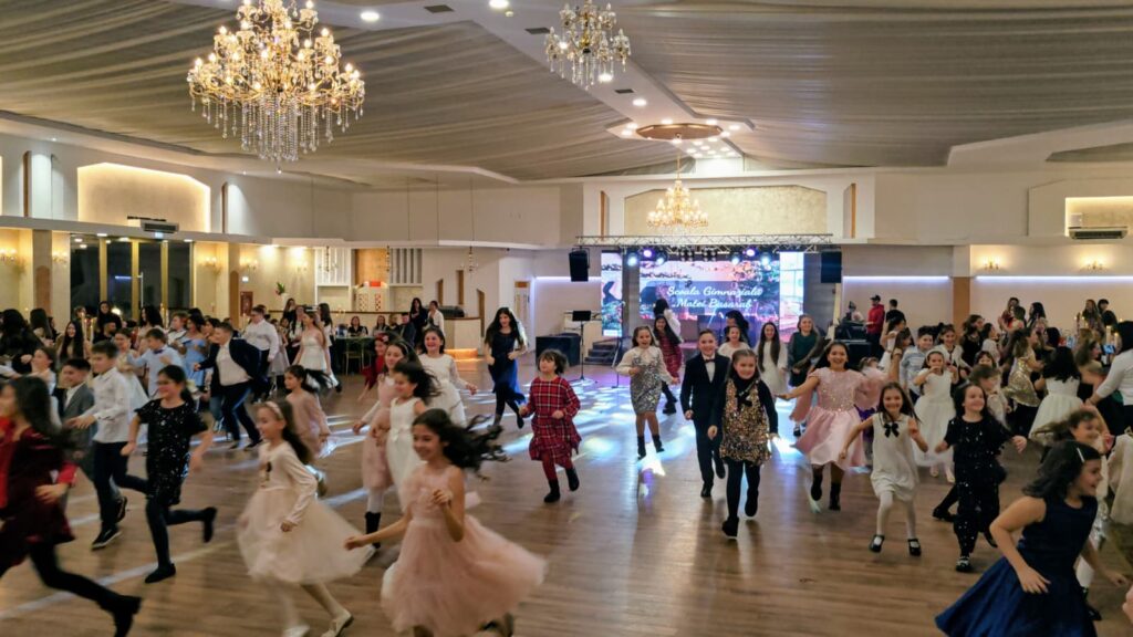 Gala caritabilă a Școlii Gimnaziale „Matei Basarab” Pitești