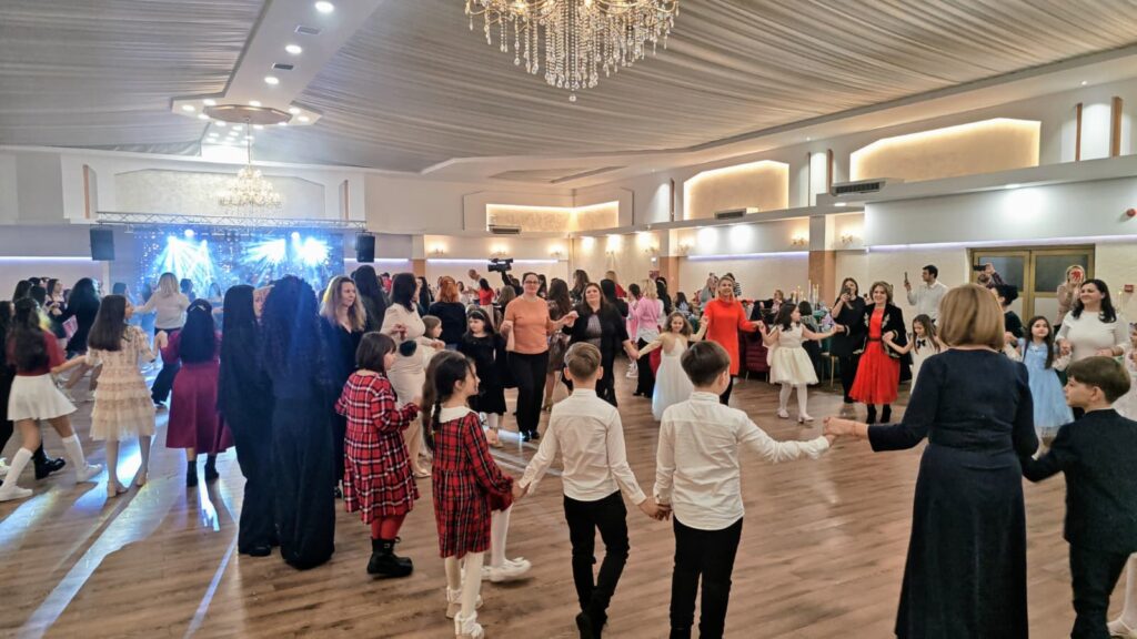 Gala caritabilă a Școlii Gimnaziale „Matei Basarab” Pitești