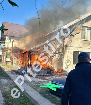 News Alert/Pitești: Arde o casă! – imagini exclusive