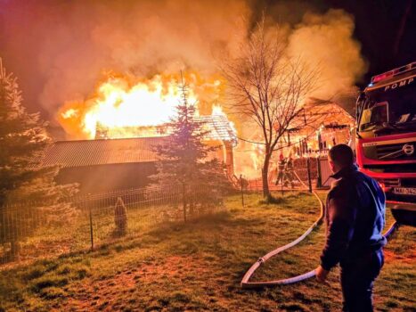 Incendiu devastator la o vila din Argeș: Un om a murit!