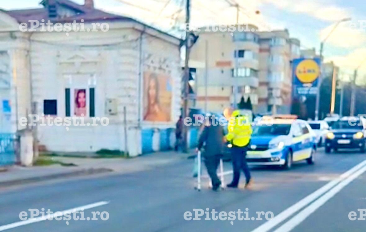 Pitești. Intervenție cu suflet: Polițiștii au oprit traficul și au surprins toți șoferii!