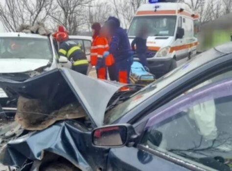 Poliția, oficial: Șoferiță de 23 de ani, pe contrasens pe DN65, Albota. Impact cu un bărbat de 81 de ani