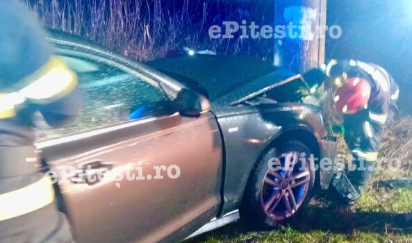 Bolid Audi, distrus, la Budeasa, în Argeș!