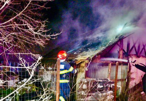 Incendiu în Argeș! Anexă cuprinsă de flăcări!