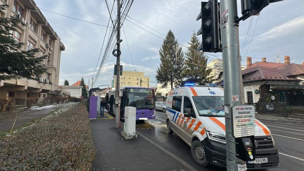 Pitești. Căzut în autobuzul Publitrans – Au intervenit medicii și polițiștii!