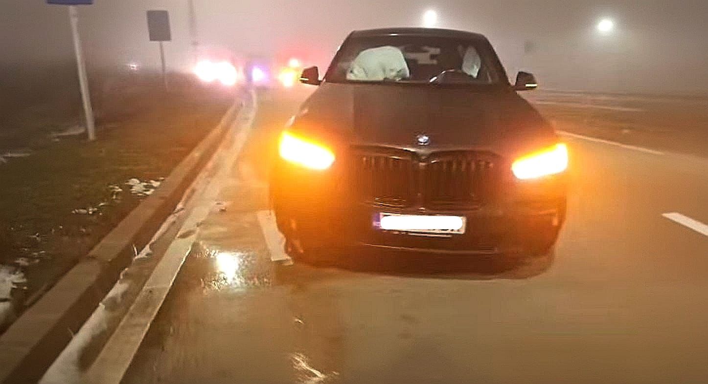 Șoferiță cu bolid BMW X5, accident bizar pe DEx12, Pitești-Craiova