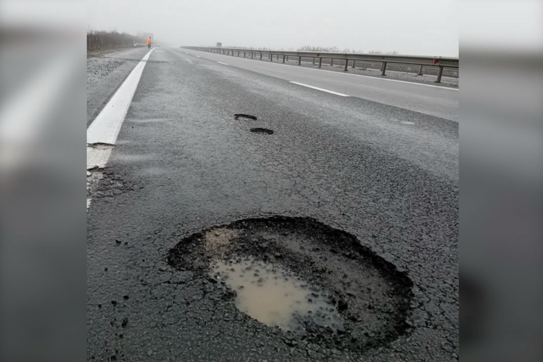 Autostrada A1 București-Pitești, plină de „cratere”