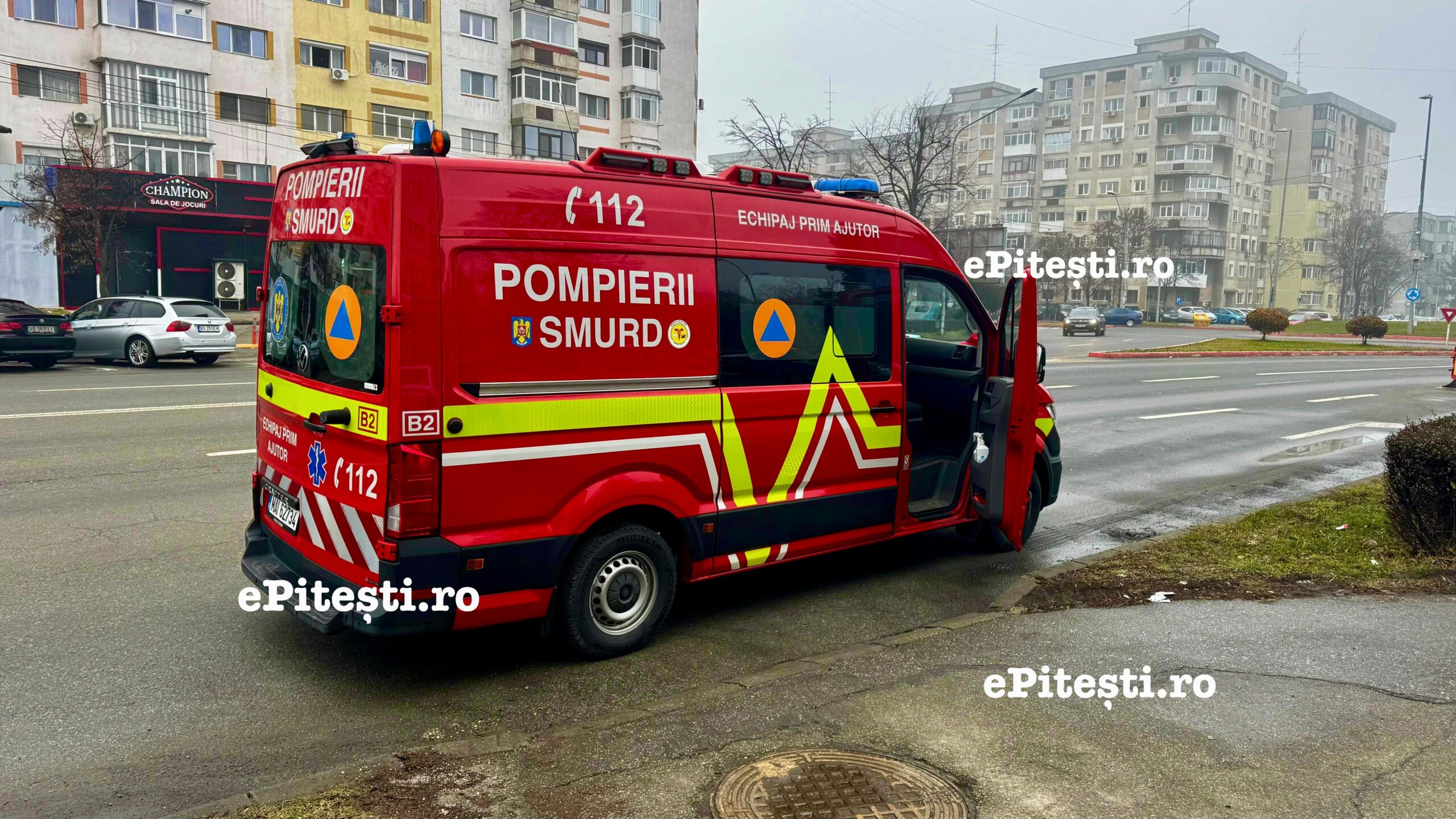 Momente de panică într-o locuință din Pitești! Victima, de urgență la spital