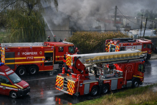 Incendiu puternic în Argeș, aproape de Pitești