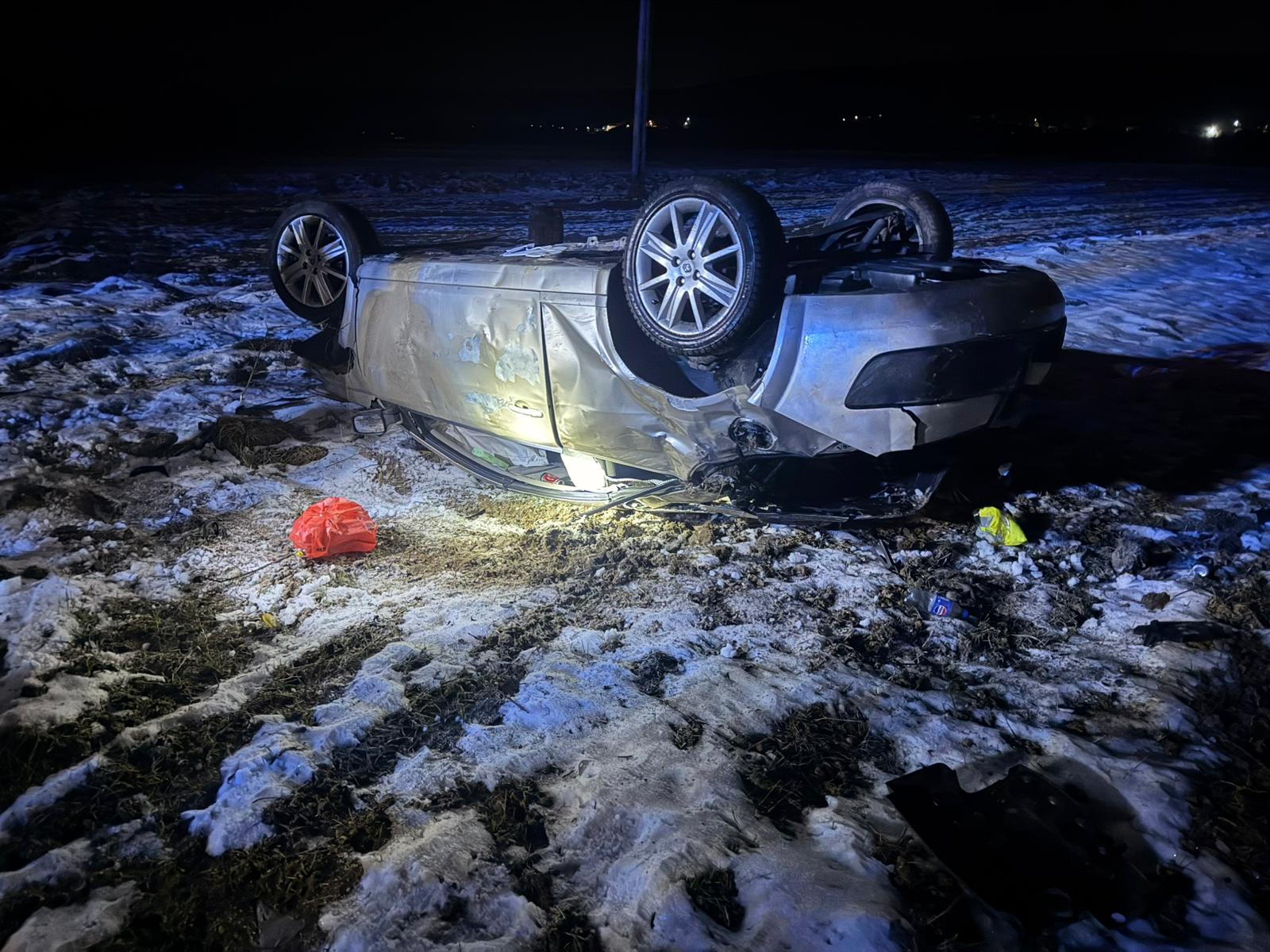 Accident la Davidești – Argeș: victimă blocată într-o mașină răsturnată