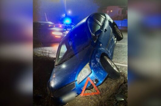 Argeș. Accident pe DN65, în Albota! A rămas suspendat cu mașina!