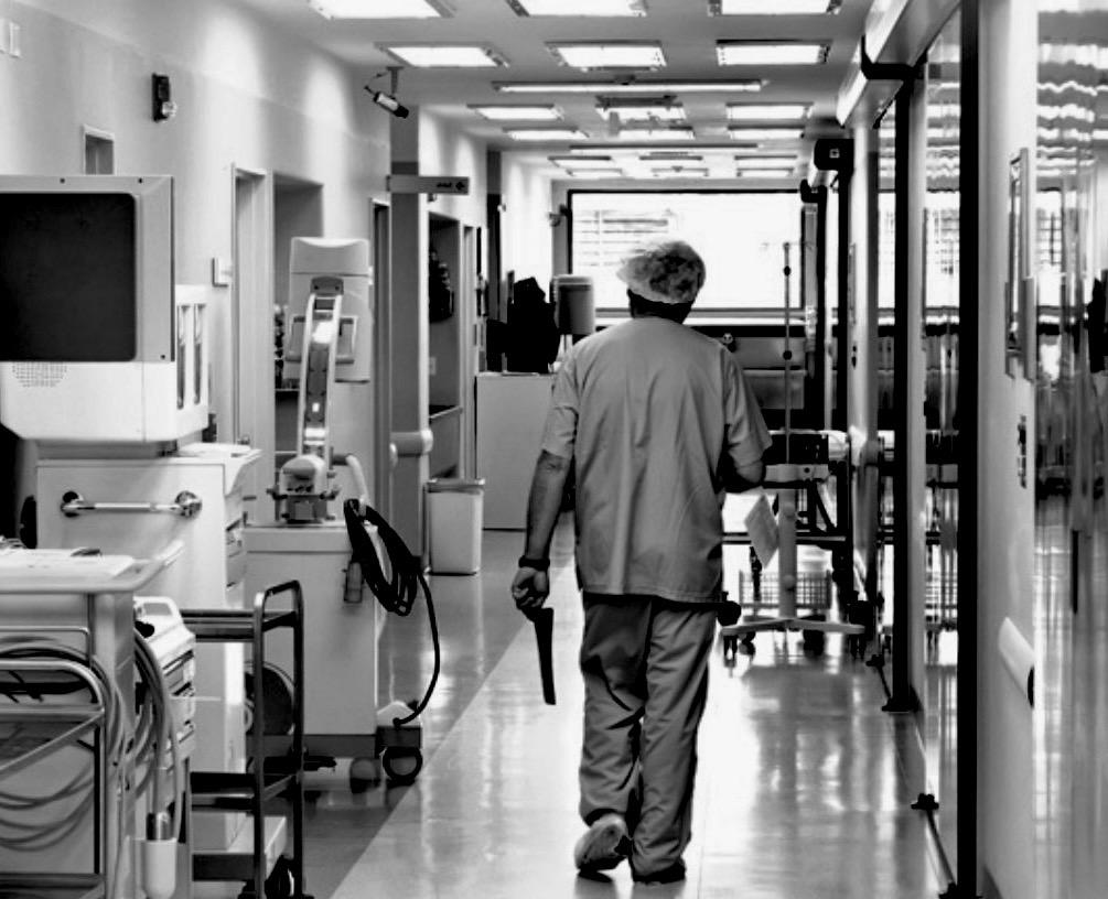 Asistentă de 23 de ani găsită moartă la spital