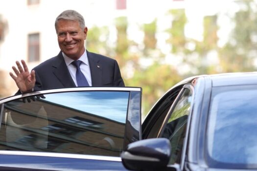Limuzina lui Iohannis, scoasă la licitație pe nimic