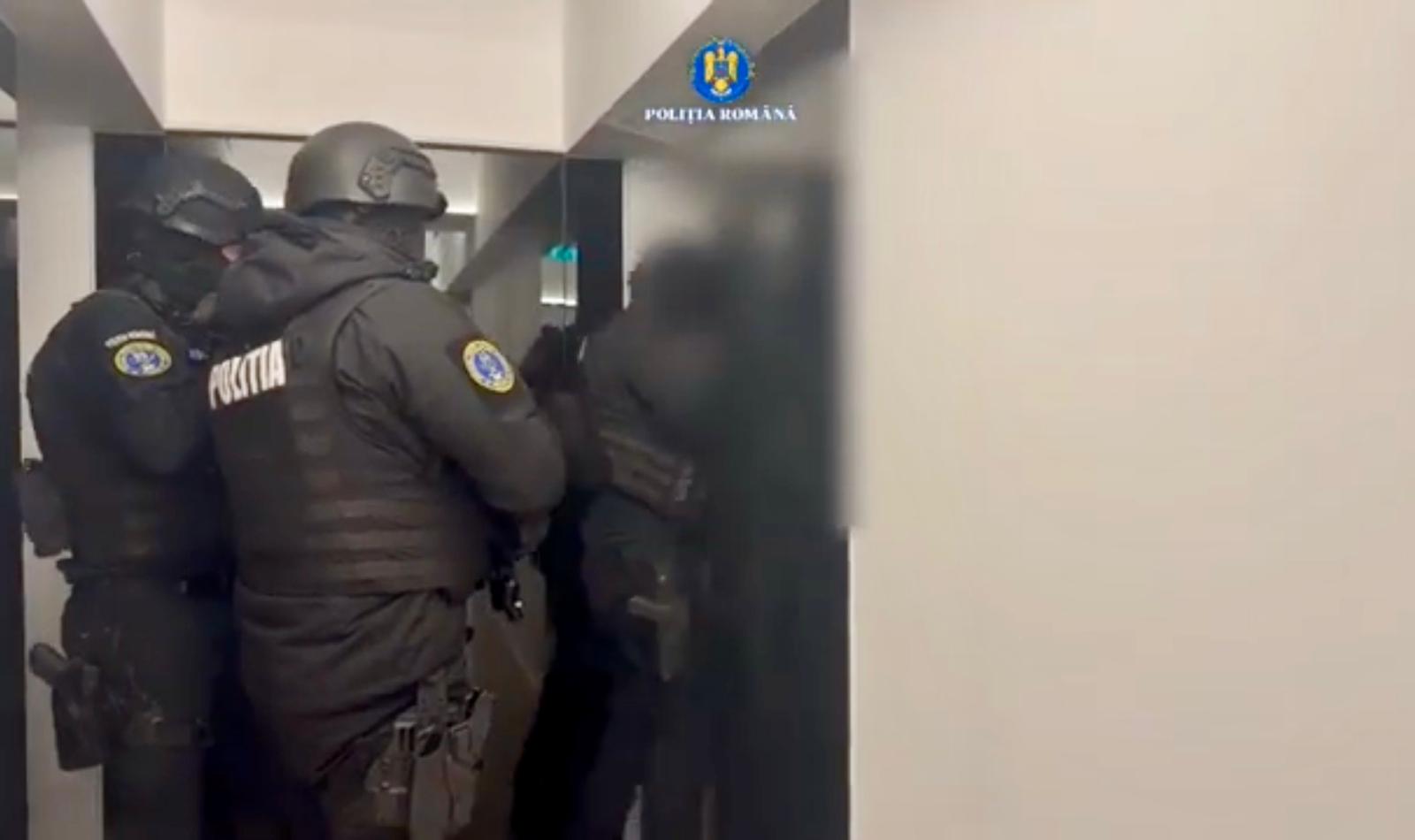 Meciuri de fotbal „știute dinainte”! Percheziții și în Argeș într-un scandal uriaș