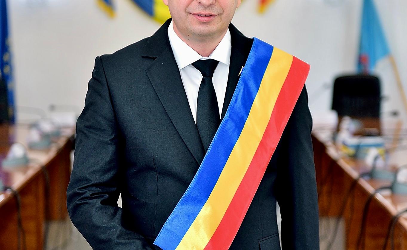 Primarii intră în fibrilații: Proiect pentru revenirea la două tururi, depus oficial
