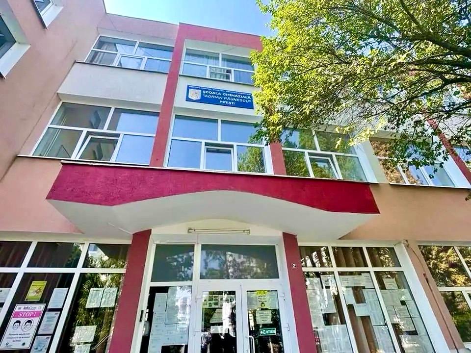 Pitești: Anunț de interes general de la Școala „Adrian Păunescu”