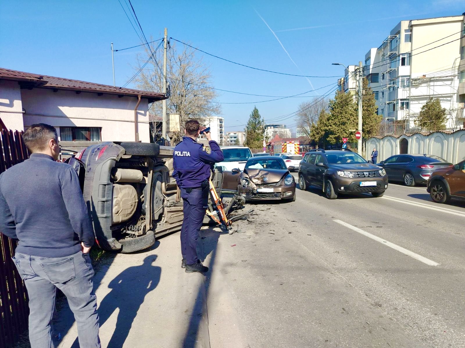 Accident în Pitești provocat de o șoferiță începătoare! IPJ Argeș aduce clarificări