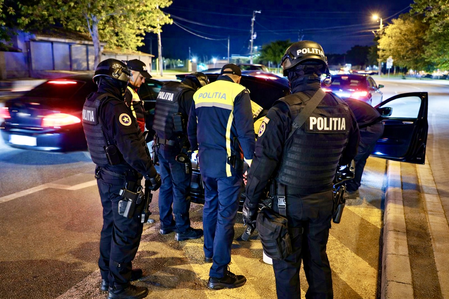 Peste 1.100 de persoane verificate într-o zi! Ce au descoperit polițiștii argeșeni