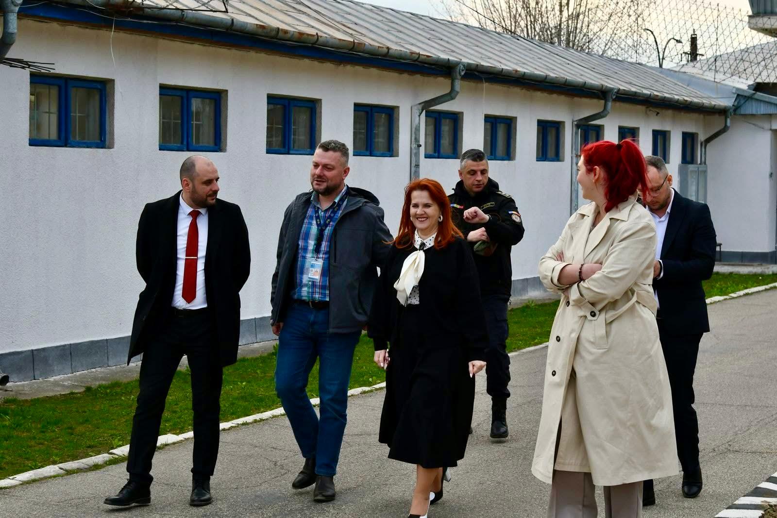 Vizită de rang înalt la Penitenciarul-Spital Mioveni!