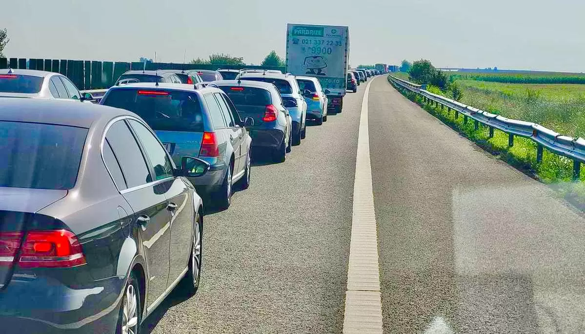 Haos rutier la ieșirea de pe A1 spre Pitești: Mai multe TIR-uri s-au ciocnit