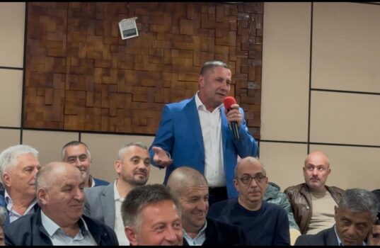 Bradu, dat exemplu în Colegiul Prefectural Argeș: Primarul Dan Stroe, apreciat pentru administrare