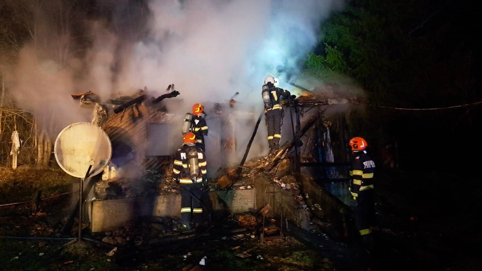 Argeș. Tragedie! A ars de viu în propria locuință!
