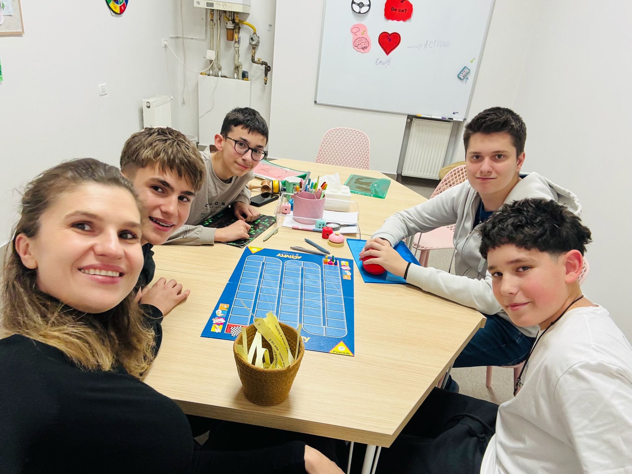 Revoluție în educația copiilor din Pitești: Programul MBAKids este aici!
