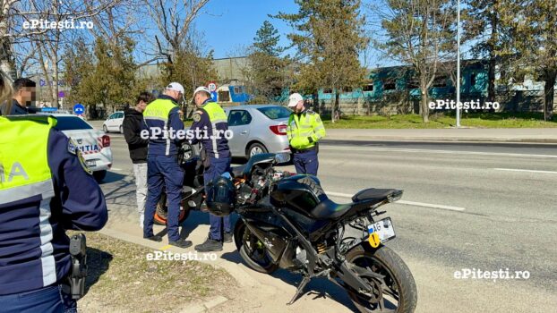 Motociclist oprit în Argeș. Ce au găsit polițiștii i-a lăsat fără cuvinte