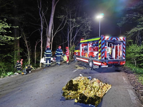 Accident mortal: Sfârșit cumplit pentru doi tineri de 20 de ani într-un bolid BMW M4