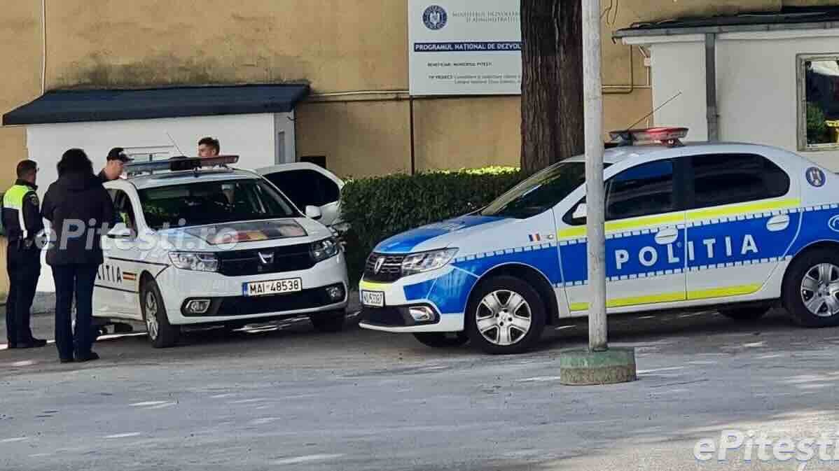 Argeș. Polițiștii au descins în școli