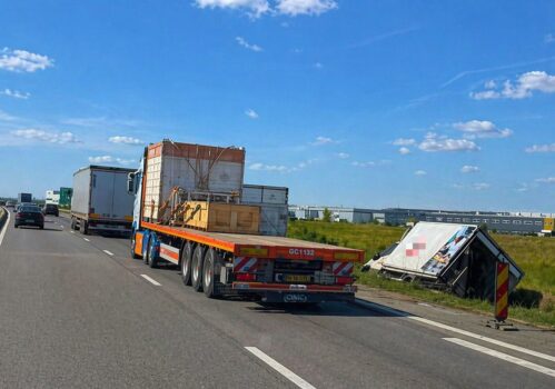 Accident grav pe A1 Bucuresti-Pitesti: Camion răsturnat