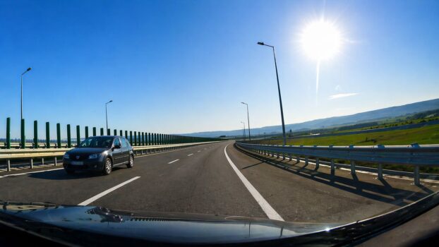 Inconștiență totală! Un șofer de 75 de ani a mers zeci de km pe contrasens