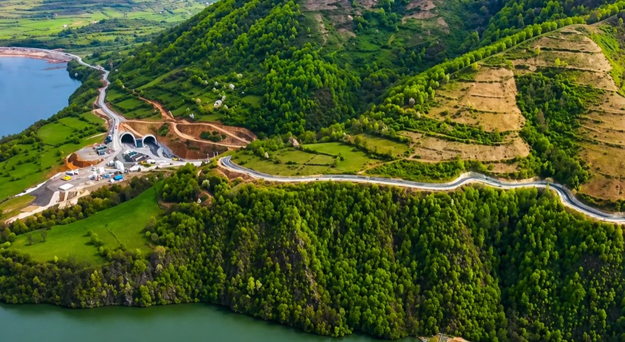Moment istoric pe autostrada A1 Pitești–Sibiu - Imaginile momentului