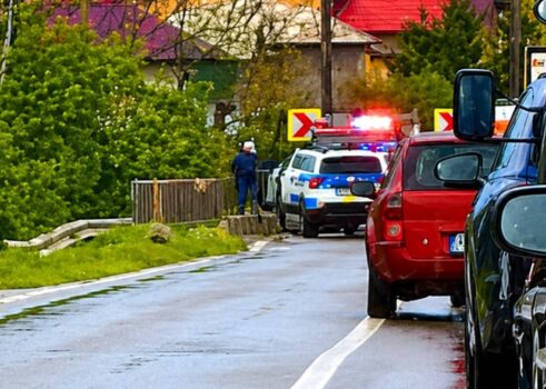 Accident pe DN7, lângă Pitești: mașină izbită de un cap de pod