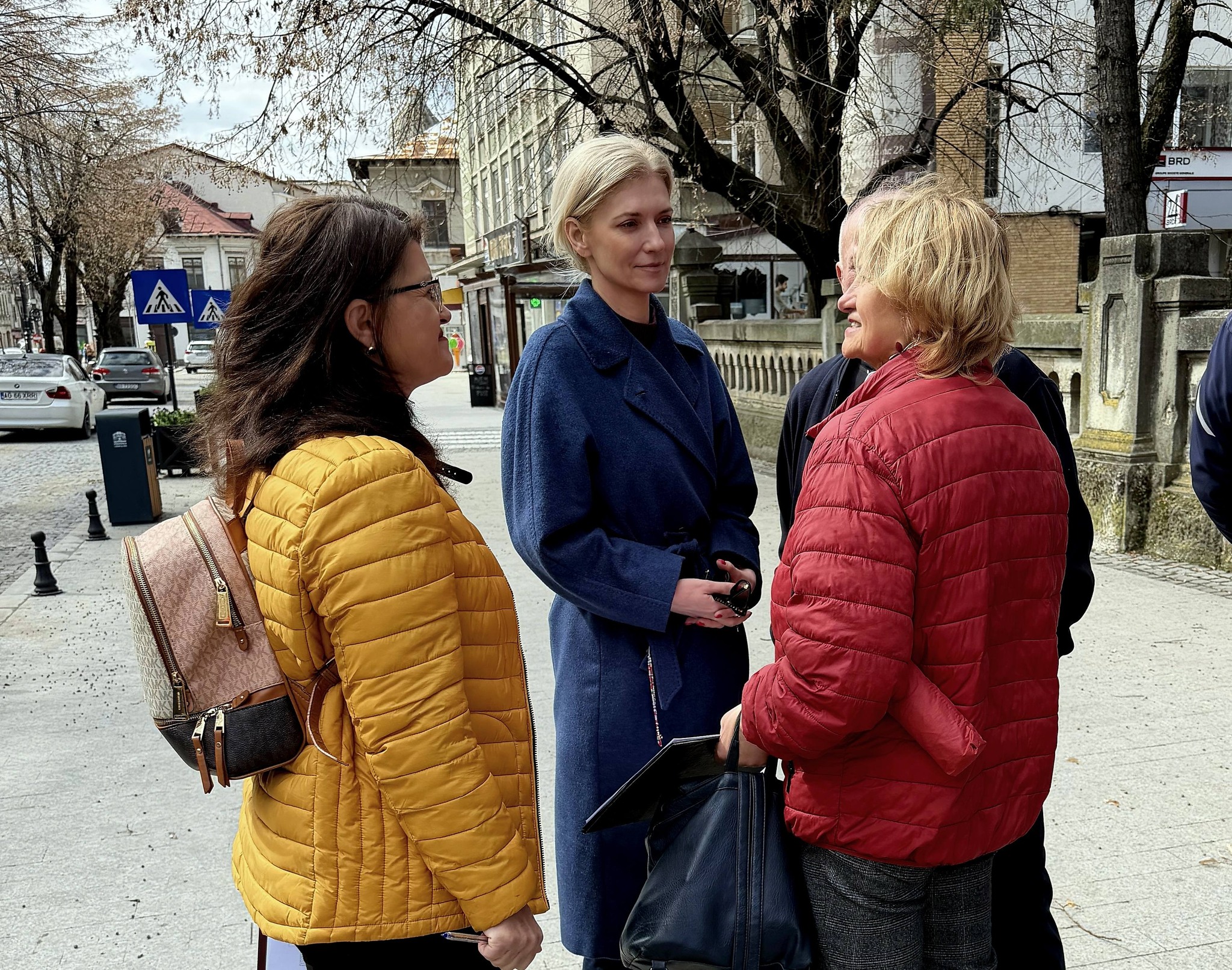 Alina Gorghiu, în mijlocul oamenilor. Subiectul central: „păcănelele”