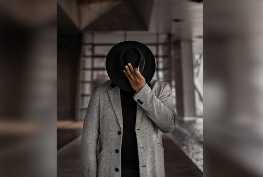 Piesa vestimentară care definește eleganța masculină în sezonul rece