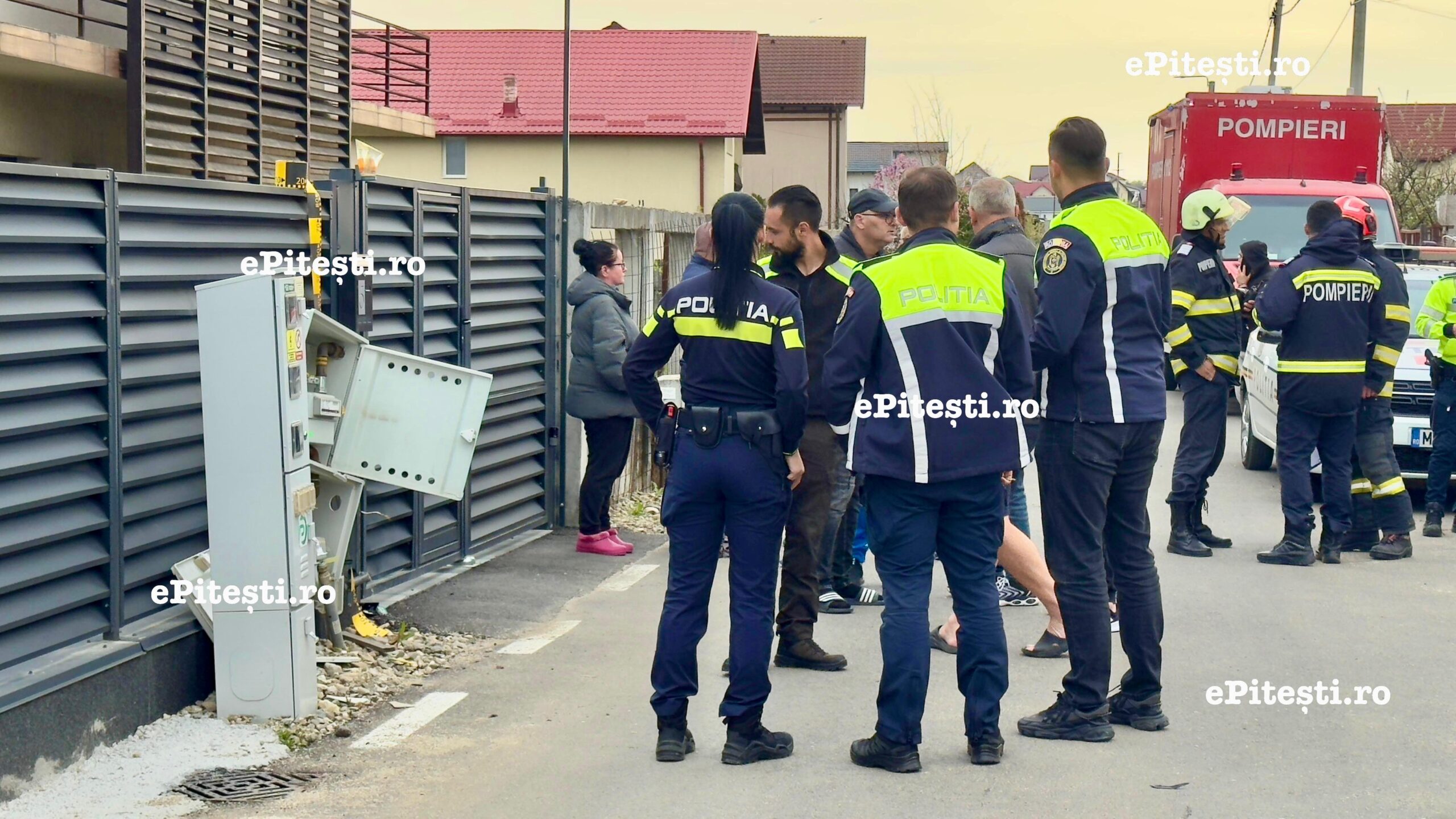 VIDEO EXCLUSIV: Momentul în care doi copii se izbesc cu ATV-ul în contoarele de gaze, lângă Pitești