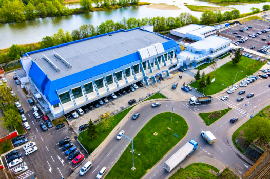Bazinul Olimpic Pitești, luat cu asalt: Aproape 200 de tineri, în prim-plan
