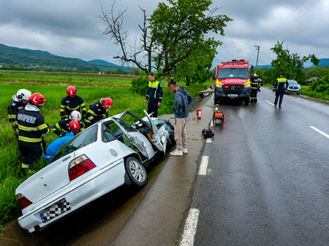 Șofer de 82 de ani, din Argeș, accident deosebit de grav