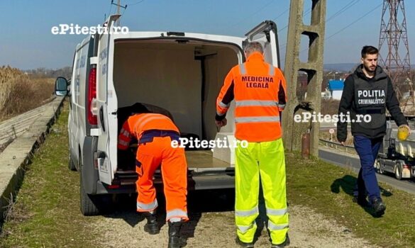 Polițist găsit împușcat în mașina de serviciu