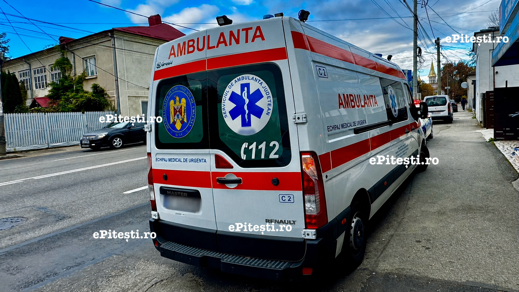 Accident deosebit de grav! Persoane spulberate pe trotuar, copil de 12 ani găsit inconștient