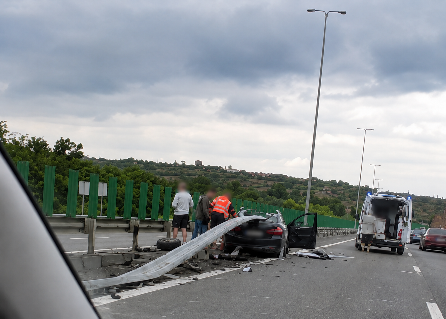 Accident deosebit de grav pe autostradă! Copil de 2 ani și femeie inconștientă printre victime