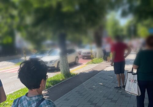 Argeș: Incident periculos pe trecere! Pietoni implicați
