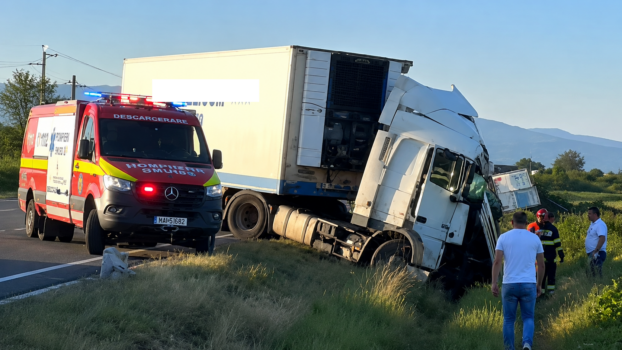 Impact devastator între două TIR-uri: Șofer de 39 de ani mort, alte două victime la spital